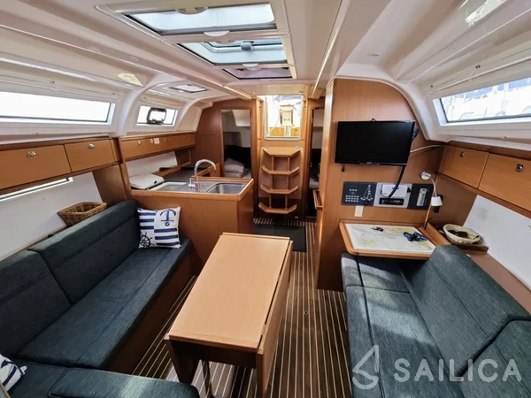 Bavaria 37 Cruiser - Yacht Charter Sailica