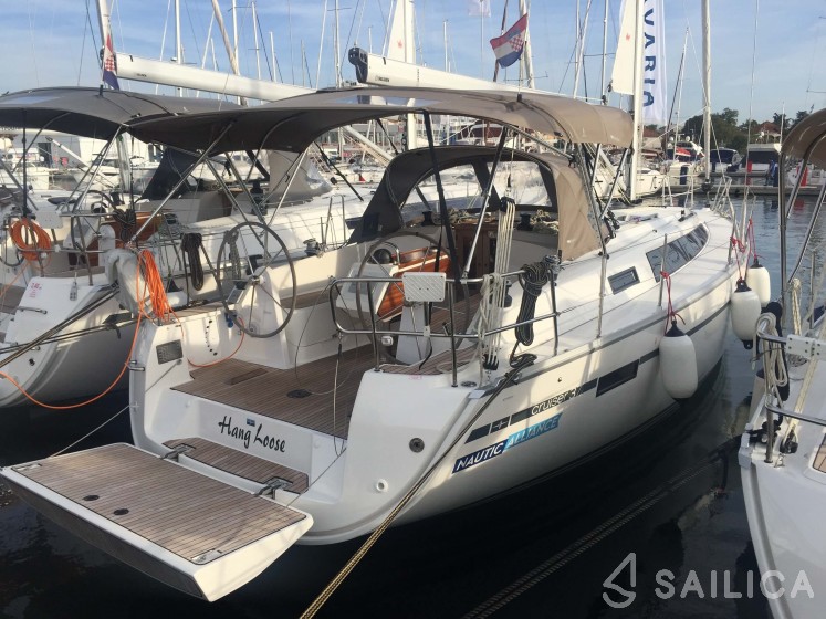 Bavaria 37 Cruiser - Yacht Charter Sailica