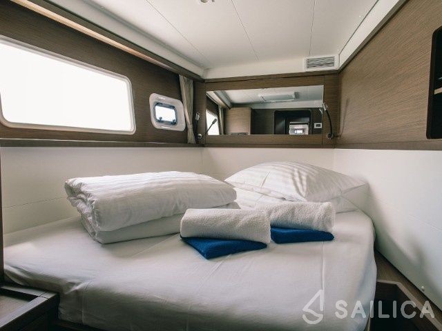 Lagoon 450 S - 4 + 2 cab. - Yacht Charter Sailica