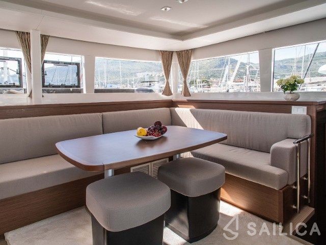 Lagoon 450 S - 4 + 2 cab. - Yacht Charter Sailica