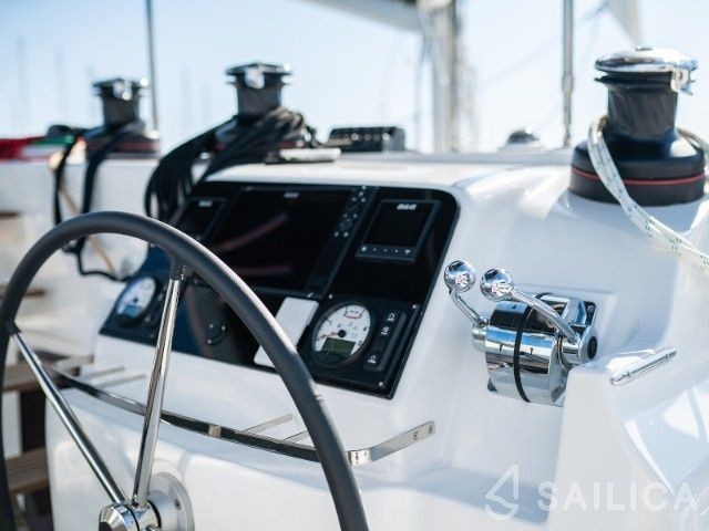 Lagoon 450 S - 4 + 2 cab. - Yacht Charter Sailica