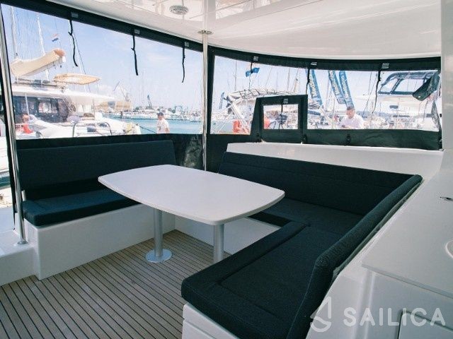 Lagoon 450 S - 4 + 2 cab. - Yacht Charter Sailica