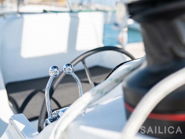 Lagoon 450 S - 4 + 2 cab. - Yacht Charter Sailica