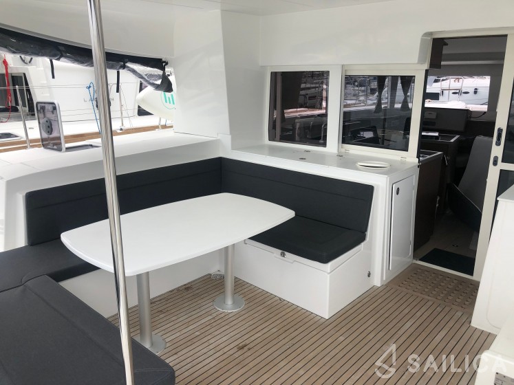 Lagoon 450 S - 4 + 2 cab. - Yacht Charter Sailica