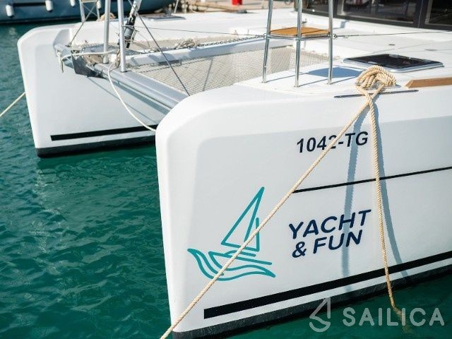 Lagoon 450 S - 4 + 2 cab. - Yacht Charter Sailica