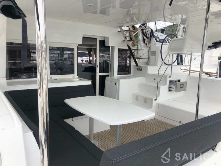 Lagoon 450 S - 4 + 2 cab. - Yacht Charter Sailica
