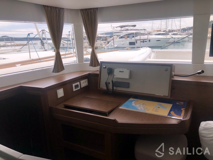 Lagoon 450 S - 4 + 2 cab. - Yacht Charter Sailica