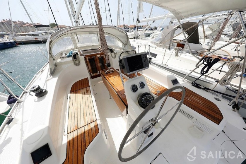Bavaria 33 Cruiser - Yacht Charter Sailica