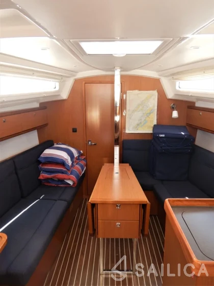 Bavaria 33 Cruiser - Yacht Charter Sailica