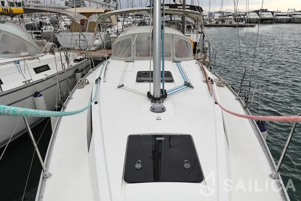 Bavaria 33 Cruiser - Yacht Charter Sailica