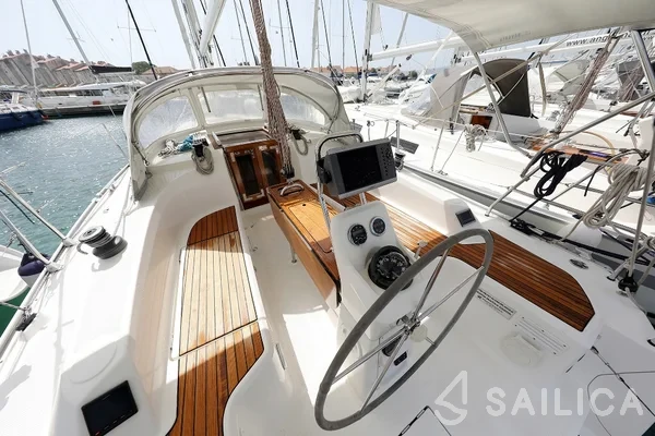 Bavaria 33 Cruiser - Yacht Charter Sailica