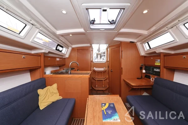Bavaria 33 Cruiser - Yacht Charter Sailica