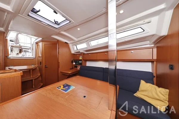 Bavaria 33 Cruiser - Yacht Charter Sailica