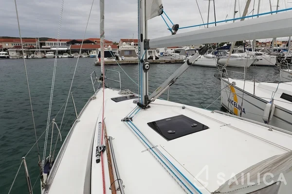Bavaria 33 Cruiser - Yacht Charter Sailica