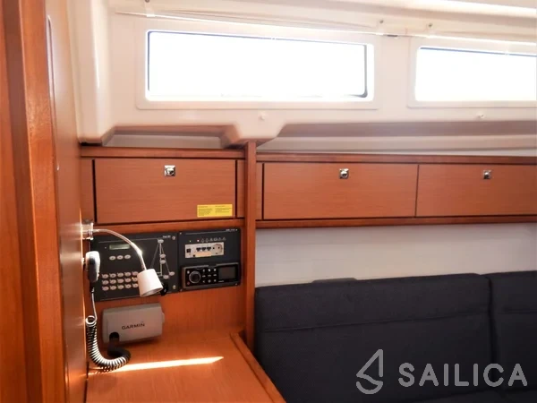 Bavaria 33 Cruiser - Yacht Charter Sailica