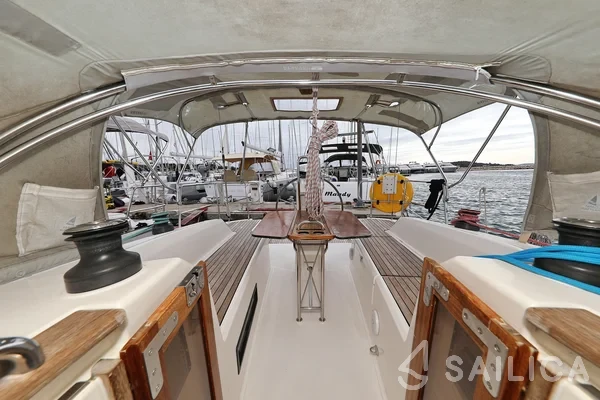 Bavaria 33 Cruiser - Yacht Charter Sailica