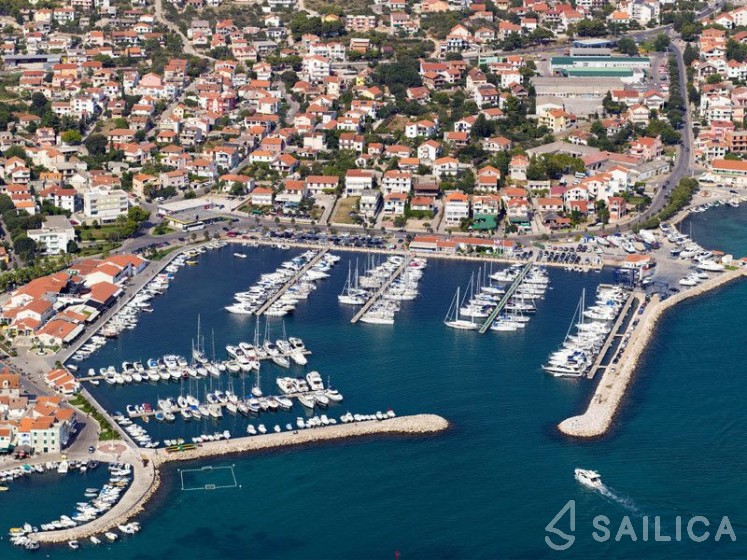 Bavaria 33 Cruiser - Yacht Charter Sailica