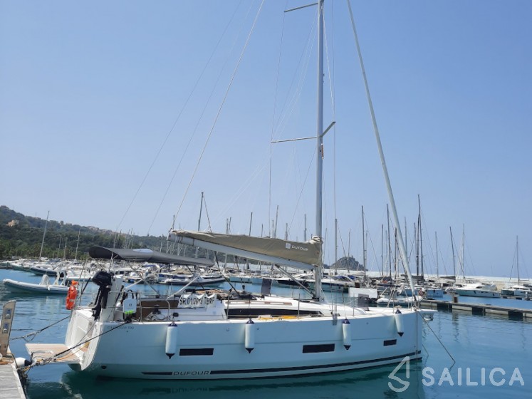 Dufour 390 - Yacht Charter Sailica