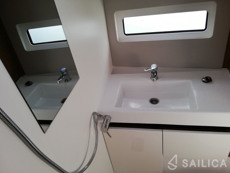Sun Odyssey 490 - Yacht Charter Sailica
