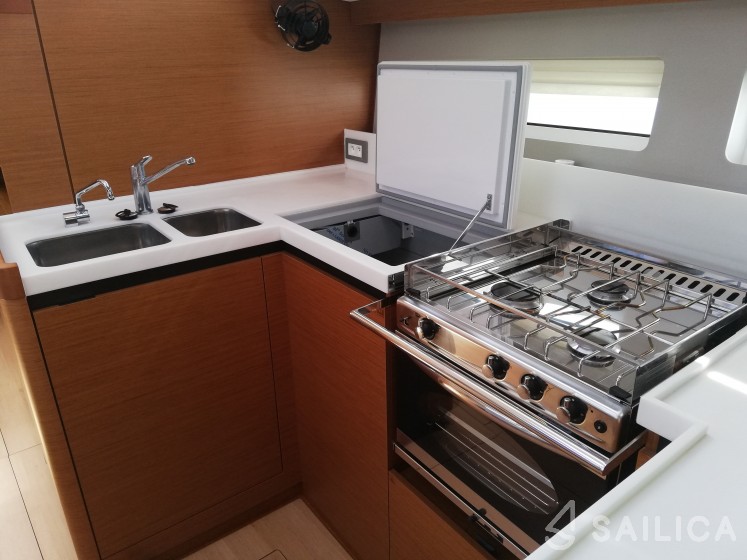 Sun Odyssey 490 - Yacht Charter Sailica