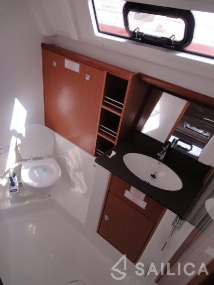 Bavaria 41 Cruiser - Yacht Charter Sailica