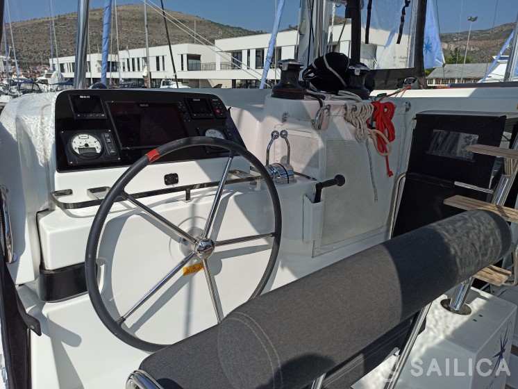Lagoon 42 - Yacht Charter Sailica