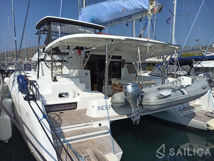 Lagoon 42 - Yacht Charter Sailica