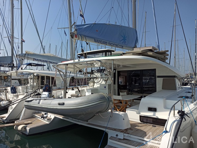 Lagoon 42 - Yacht Charter Sailica