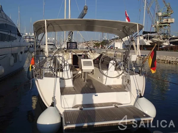 Bavaria 37 Cruiser - Yacht Charter Sailica