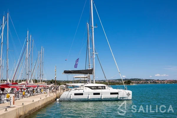 Lagoon 46  - Yacht Charter Sailica