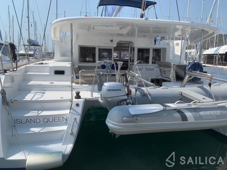 Lagoon 450  Flybridge - Yacht Charter Sailica
