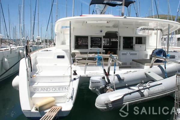 Lagoon 450  Flybridge - Yacht Charter Sailica