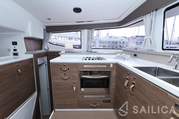 Bali 4.4 - Yacht Charter Sailica