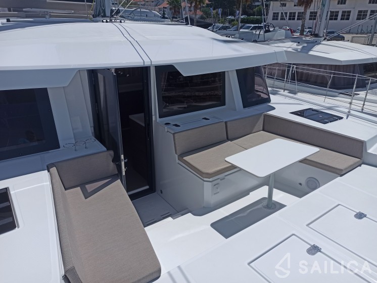 Bali 4.4 - Yacht Charter Sailica