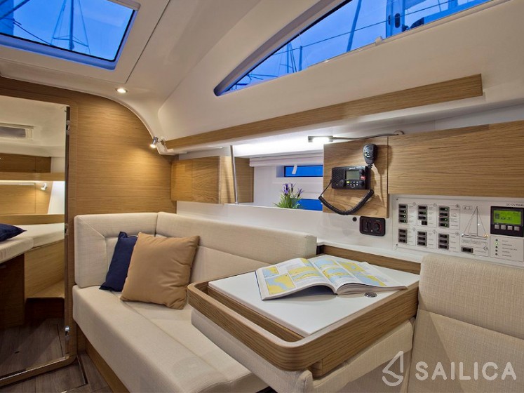 Elan 40 Impression - Yacht Charter Sailica