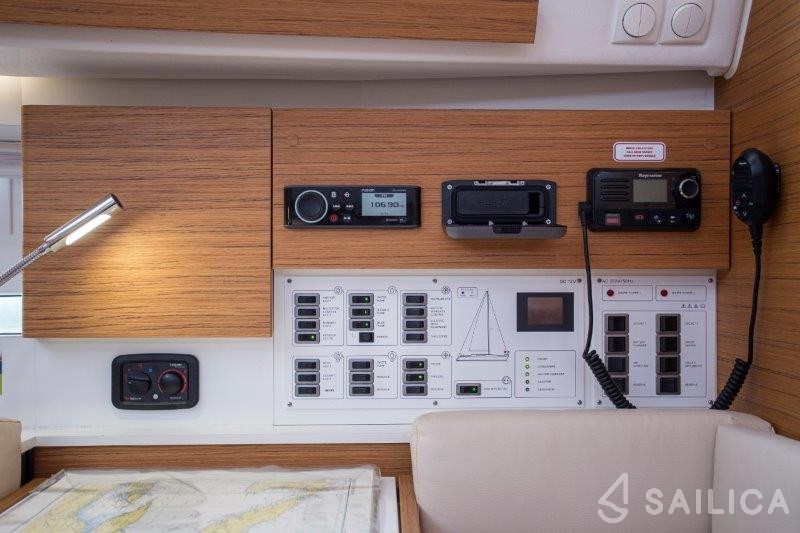 Elan 40 Impression - Yacht Charter Sailica
