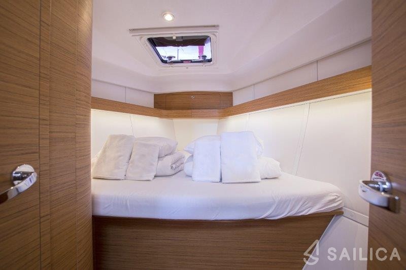 Elan 40 Impression - Yacht Charter Sailica