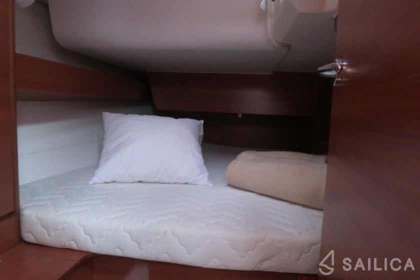 Dufour 382 GL - Yacht Charter Sailica