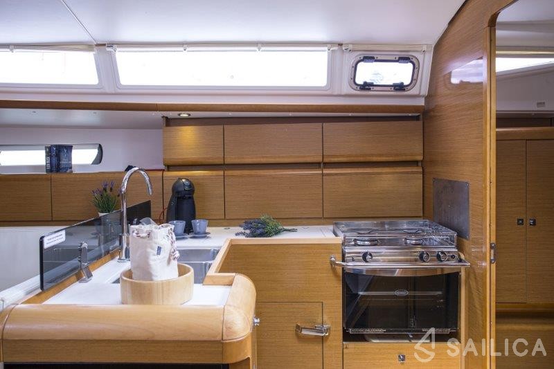 Sun Odyssey 439 - Yacht Charter Sailica