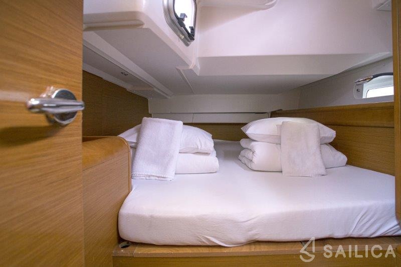 Sun Odyssey 439 - Yacht Charter Sailica