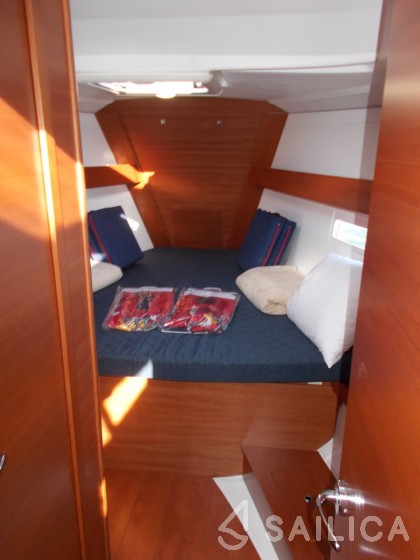 Dufour 412 GL - Yacht Charter Sailica