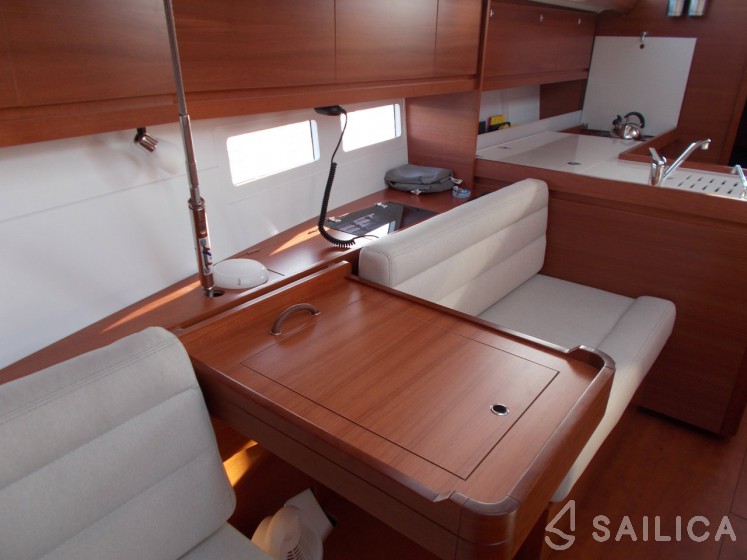 Dufour 412 GL - Yacht Charter Sailica