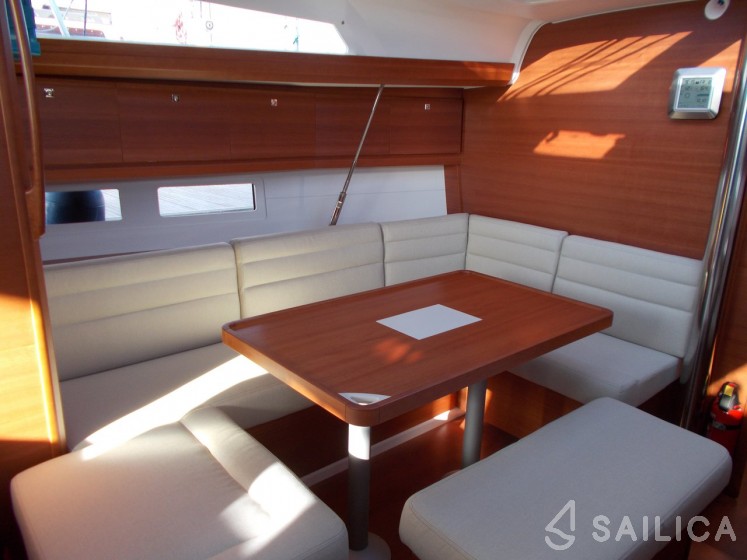 Dufour 412 GL - Yacht Charter Sailica