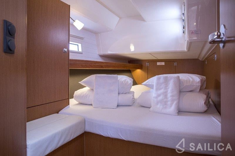 Bavaria 46 Cruiser - Yacht Charter Sailica