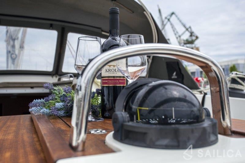 Bavaria 46 Cruiser - Yacht Charter Sailica