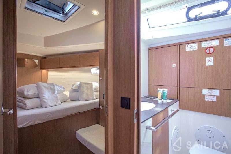 Bavaria 46 Cruiser - Yacht Charter Sailica