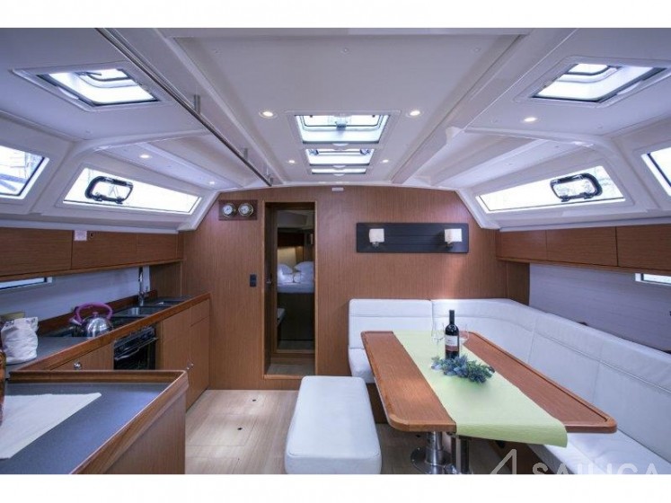 Bavaria 46 Cruiser - Yacht Charter Sailica