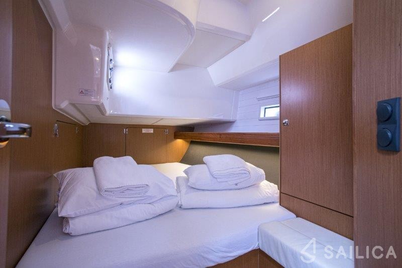 Bavaria 46 Cruiser - Yacht Charter Sailica