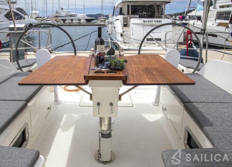 Bavaria 46 Cruiser - Yacht Charter Sailica