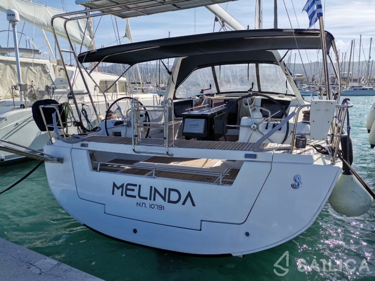 Oceanis 45 - Yacht Charter Sailica